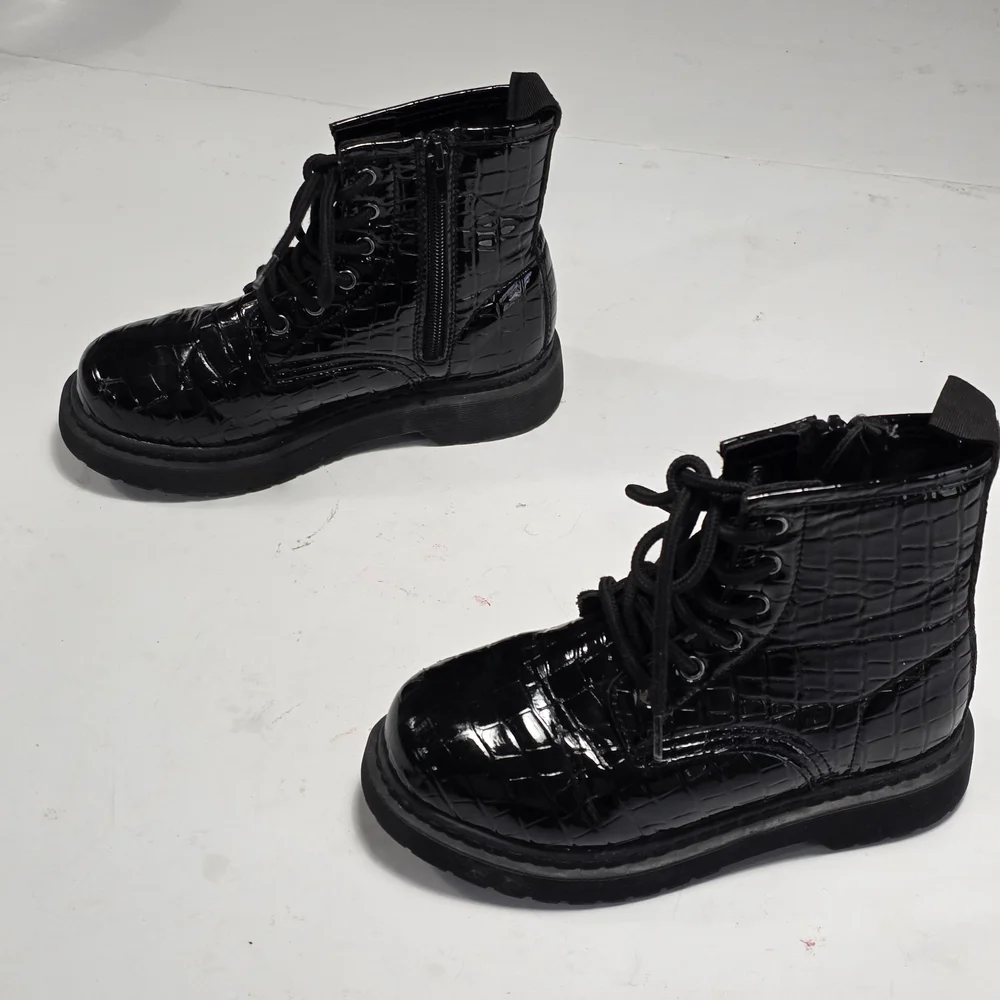 Steve Madden Baby Girl Black Croc-Embossed Combat Boots Size 2